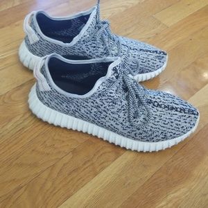 Adidas Yeezy Boost size 9